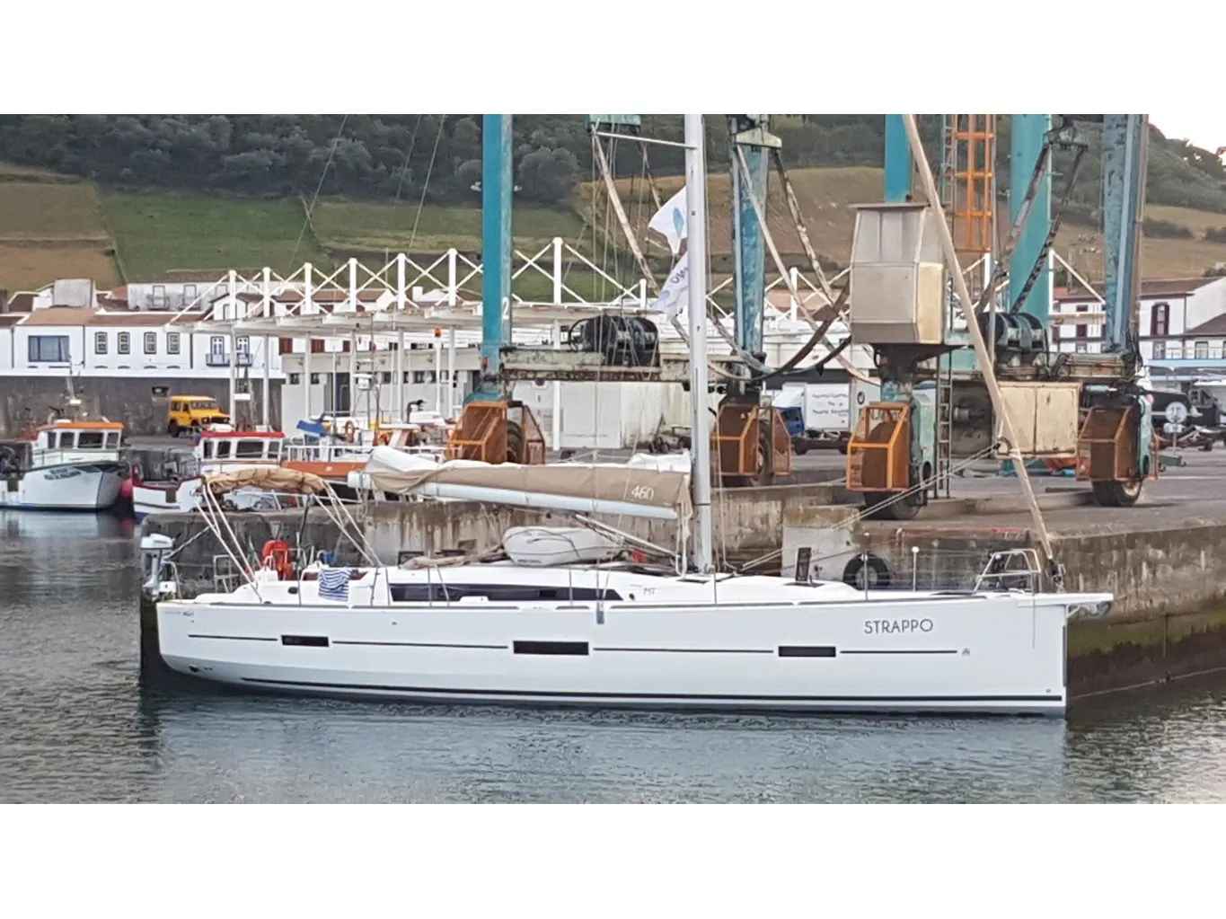 Strappo | Horta Marina | Dufour 460 Grand Large Interior image