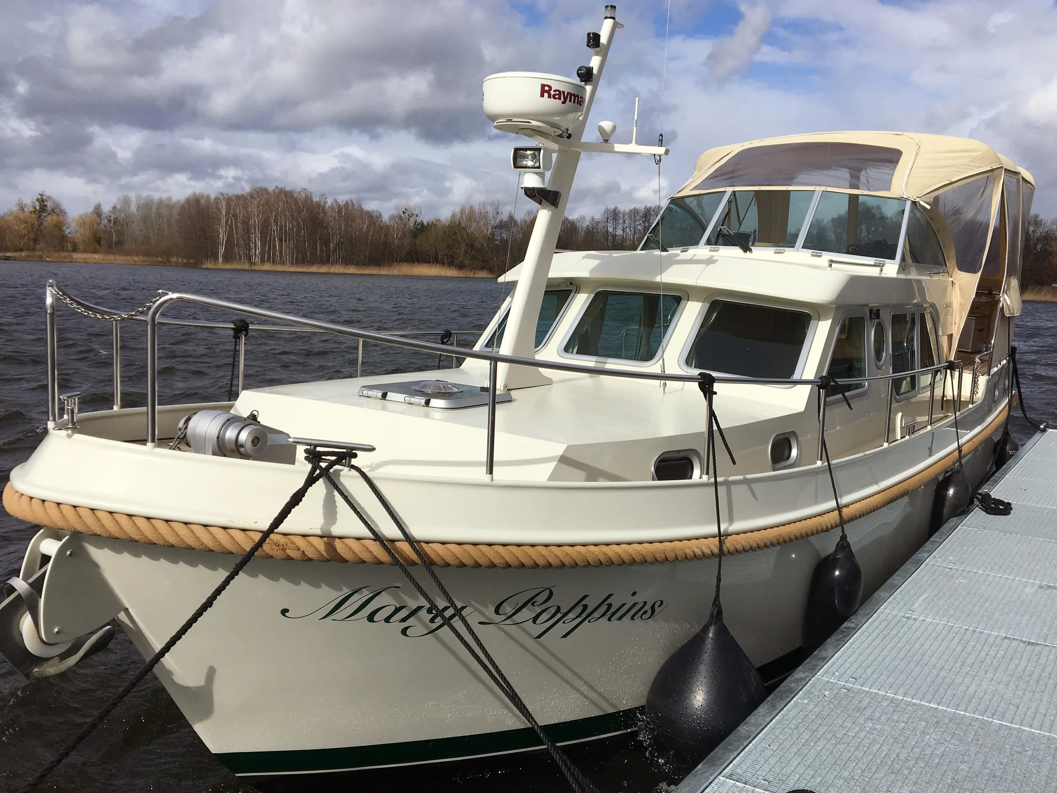 Mary Poppins (Sa) | Marina Vulkan Werft | Linssen Grand Sturdy 34.9 AC Main image